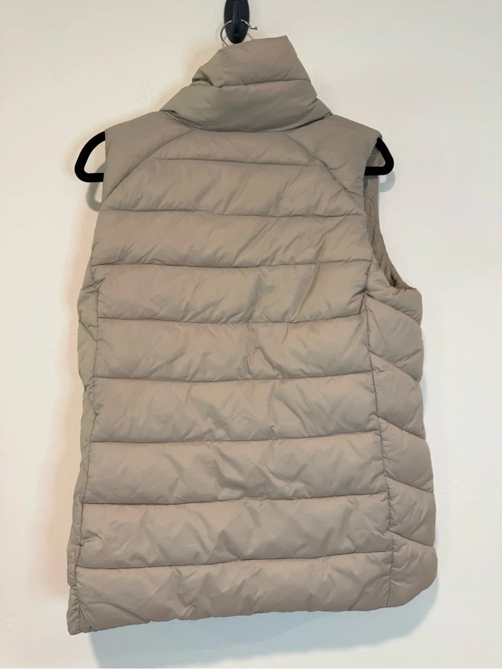 Cole Haan C.R. Cignal Asymmetrical Puffer Vest Beige Quilted Size L Warm